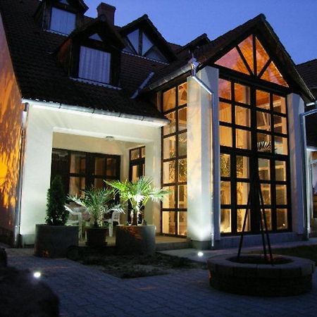 Pálma Apartmanház Harkány Exterior foto