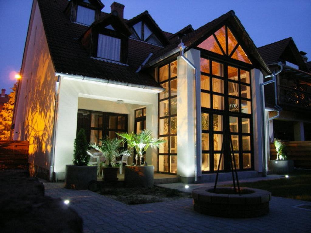 Pálma Apartmanház Harkány Exterior foto